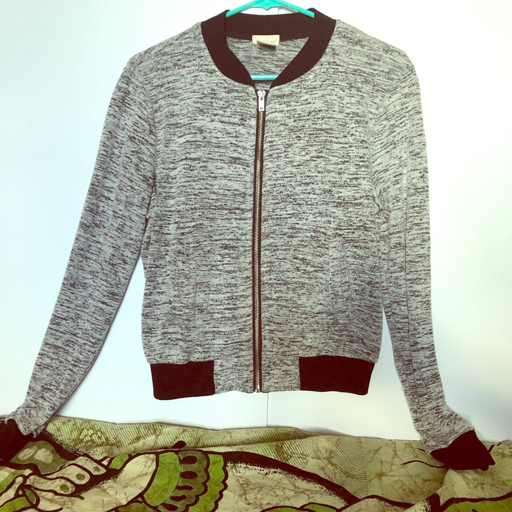 Wet Seal grey long sleeve zip up sweater